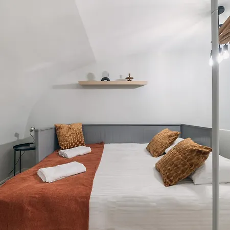 Apartment Central: Gracious Loft *
