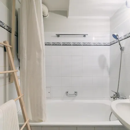 Central: Gracious Loft Apartment *